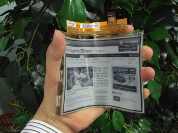 LG flexible e-Ink