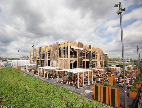 Самый большой в мире McDonald's (Фото)